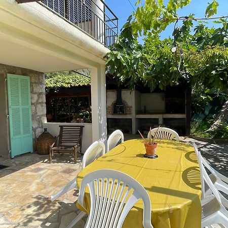 Bas De Villa Avec Acces Piscine Pres De Nice Cannes Monaco Carros Bagian luar foto