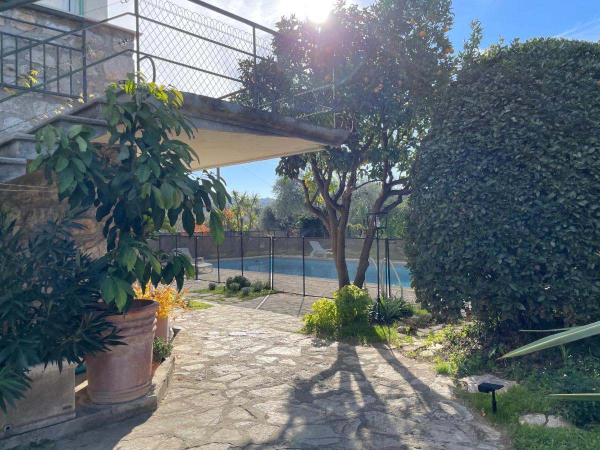 Bas De Villa Avec Acces Piscine Pres De Nice Cannes Monaco Carros Bagian luar foto