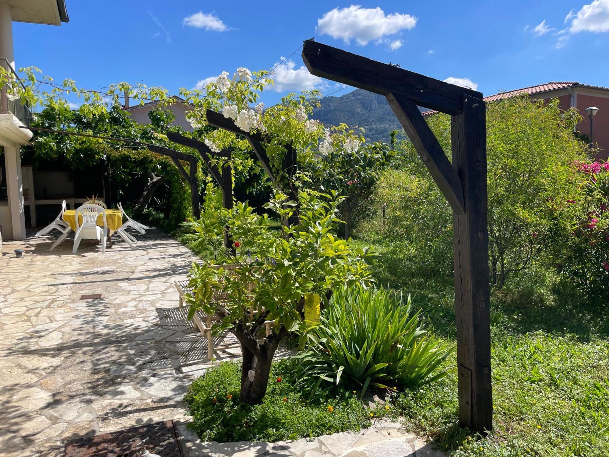 Bas De Villa Avec Acces Piscine Pres De Nice Cannes Monaco Carros Bagian luar foto